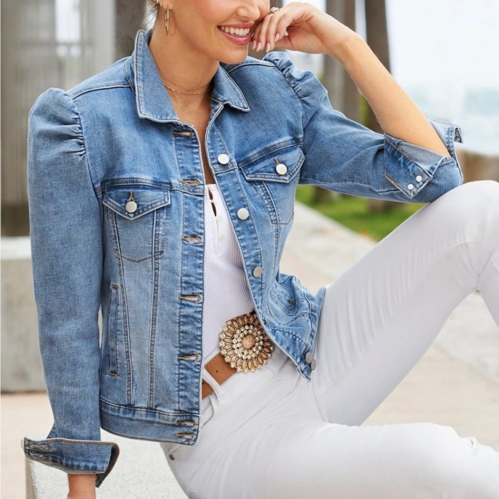 Denim Puff Sleeve Jacket - Lightwash / Never been worn